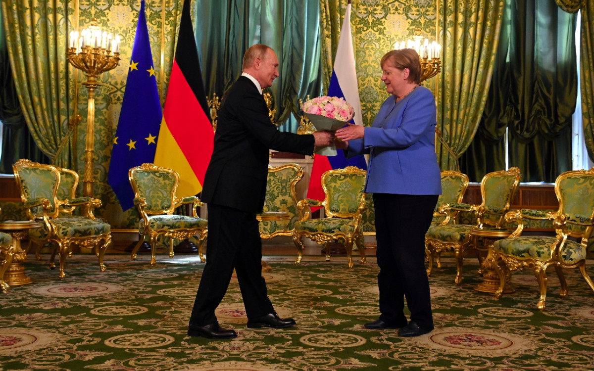 Putin se frota las manos con Europa: "Los consumidores europeos no tendrán una fuente más segura que el gas ruso"