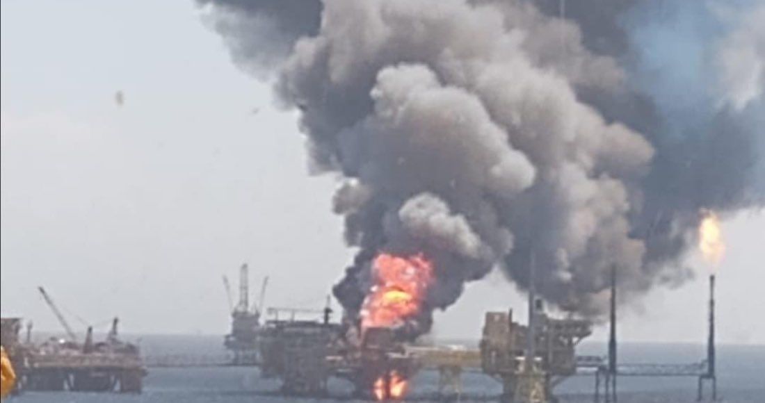 Un incendio en una plataforma petrolera de Pemex en el Golfo de México deja cinco heridos