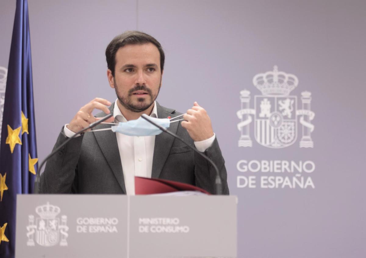 Garzón insiste en intervenir el precio de la luz y crear una empresa pública para evitar más subidas