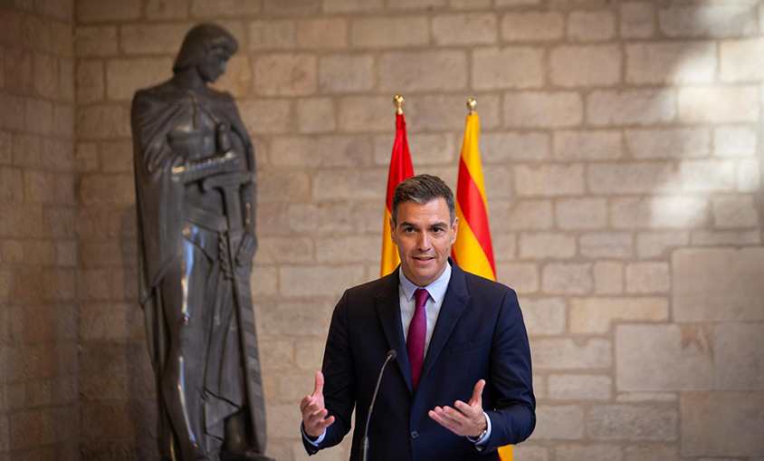 Sánchez defiende anteponer el interés de la ciudadanía "ante cualquier presión particular" por la luz