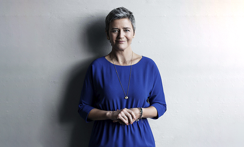 Vestager (CE) atribuye al coste del CO2 parte del alza del precio de la energía