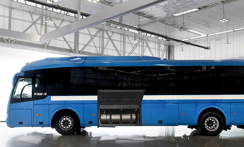 Irizar fabrica su primer autocar de larga distancia de gas natural licuado