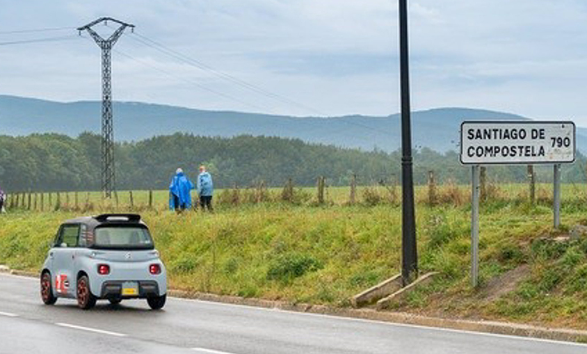 Citroën Ami, el primer vehículo eléctrico que hace el Camino de Santiago cargando con enchufe doméstico