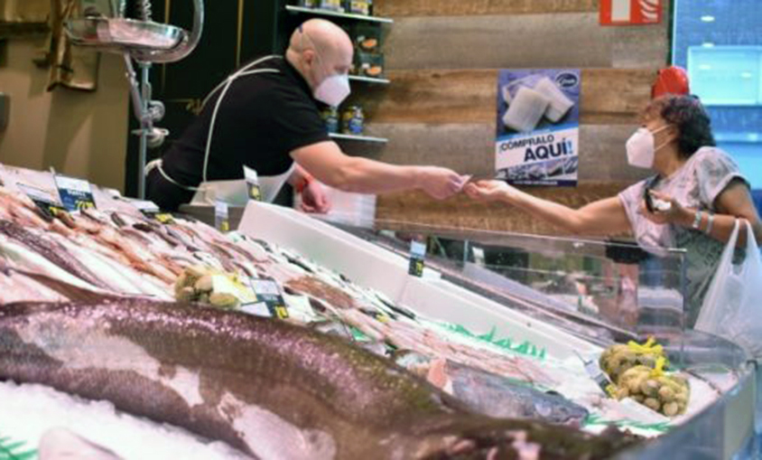 Los precios suben hasta un 50 % en las pescaderías por los costes energéticos