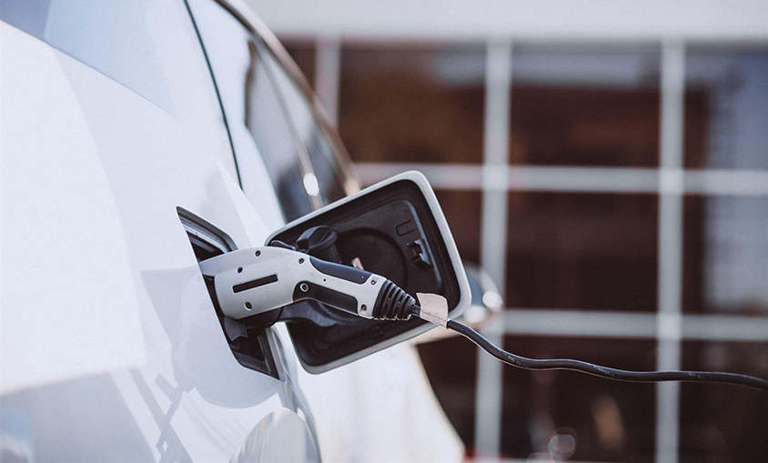 El parque de eléctricos está a 51.830 unidades del objetivo del Gobierno para 2023