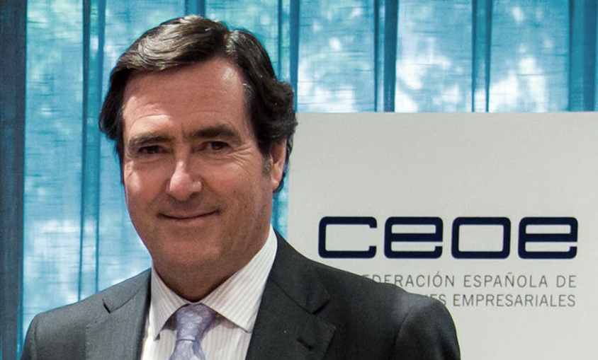 Garamendi dice que hay que proteger a la industria de la subida de la luz y no quebrar la seguridad jurídica