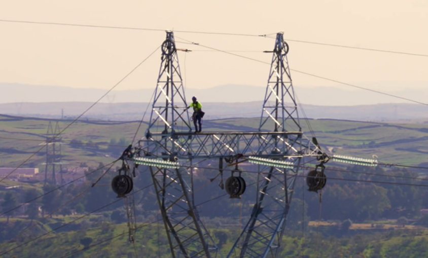 Las distribuidoras eléctricas han repuesto ya la totalidad del servicio tras el apagón