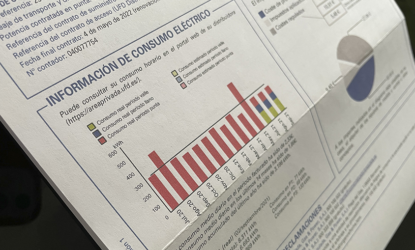 La CNMC la lía parda: se salta la ley de protección de datos al enviar por error a todas las comercializadoras información confidencial sobre 8.000 puntos de suministro