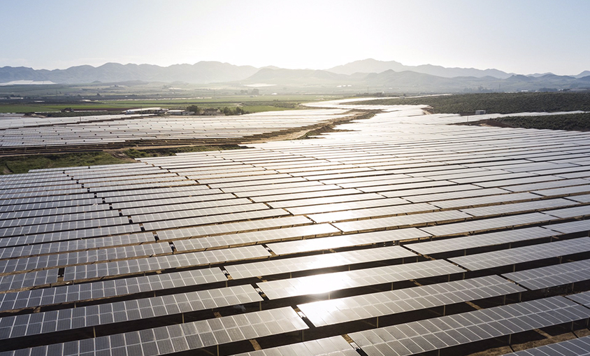 OHLA se adjudica tres plantas fotovoltaicas de X-Elio en Badajoz por más de 45 millones de euros