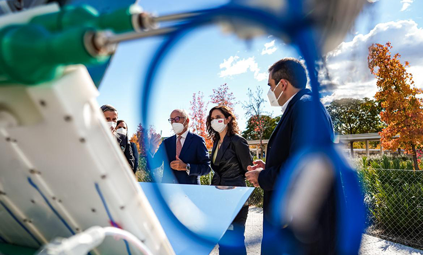 Ayuso anuncia ayudas de hasta 3.000 euros para instalar paneles solares y baterías de energía