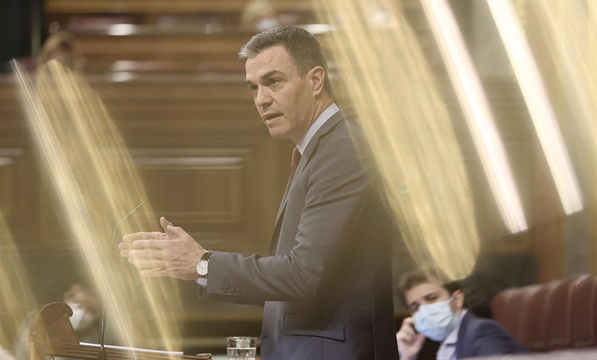 Sánchez prevé un precio de la luz de los más bajos de Europa a partir de 2023 gracias a las renovables