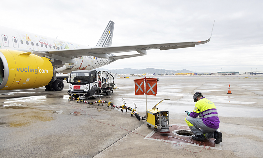 Repsol y Vueling se alían en el primer vuelo con combustible sostenible de la compañía aérea