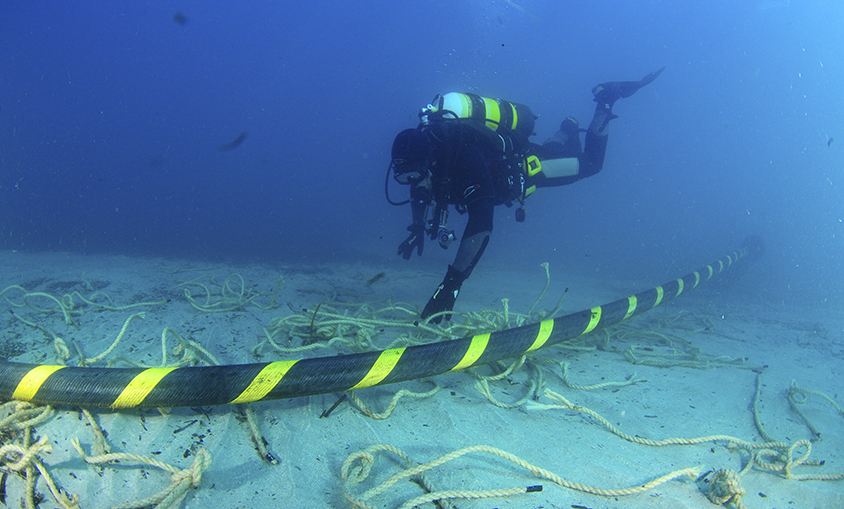 El cable eléctrico submarino que une Ceuta con la península. 