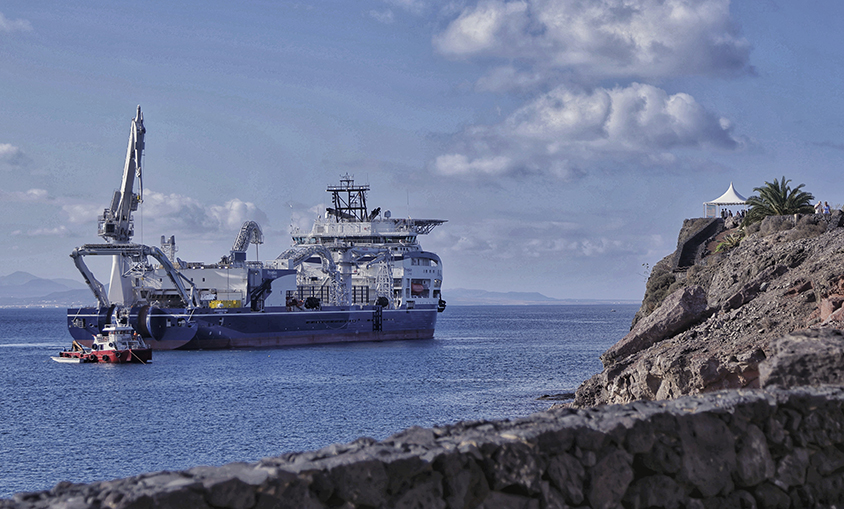 REE inicia los trabajos del tendido del nuevo enlace submarino entre Lanzarote y Fuerteventura