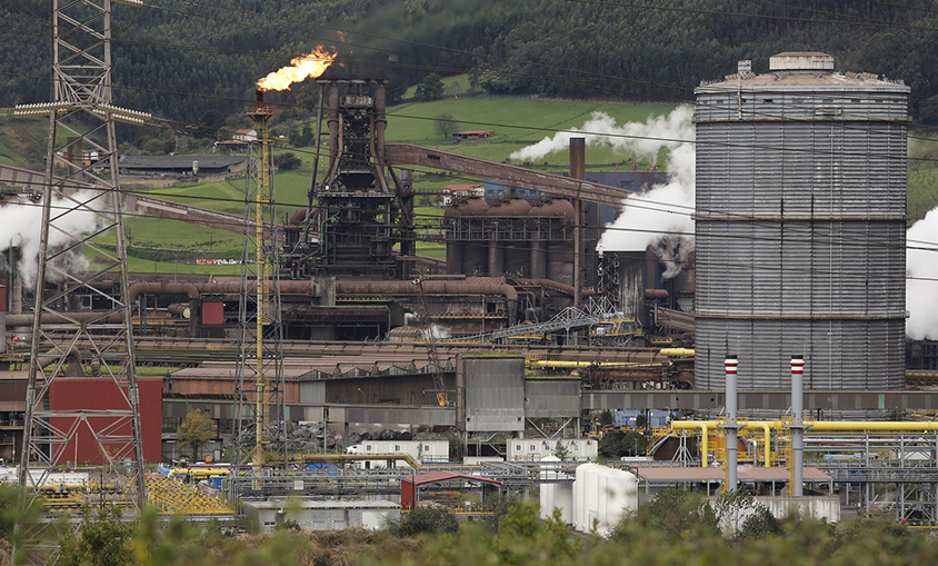 La gran industria pide al Gobierno que exija a las eléctricas el compromiso de ofertar energía "competitiva"