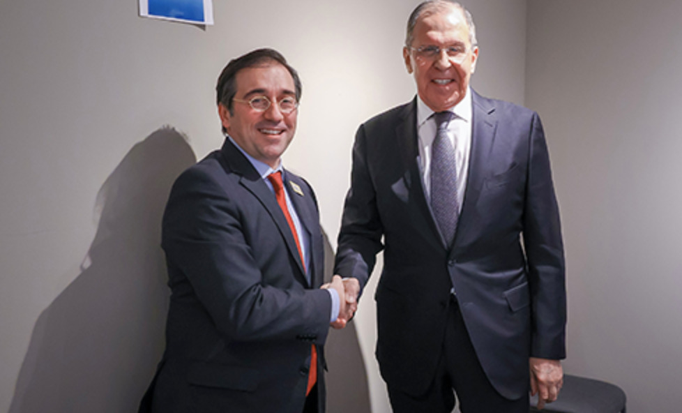 Albares trata con Rusia el suministro de gas hacia España