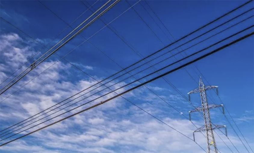 El sistema eléctrico triplica sus ingresos para 2022 por la capacidad de intercambio con Francia y Portugal