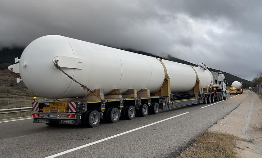 Llegan los primeros cinco tanques para almacenar hidrógeno verde a la planta de Iberdrola en Puertollano