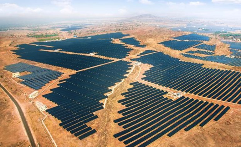 Azure completa una planta solar de 600MW en Rajasthan, la más grande de India