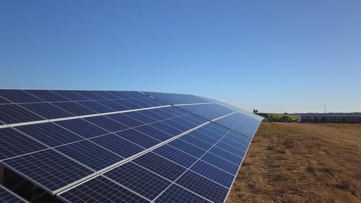 Iberdrola pone en marcha dos plantas fotovoltaicas de 50 MW en Cuenca