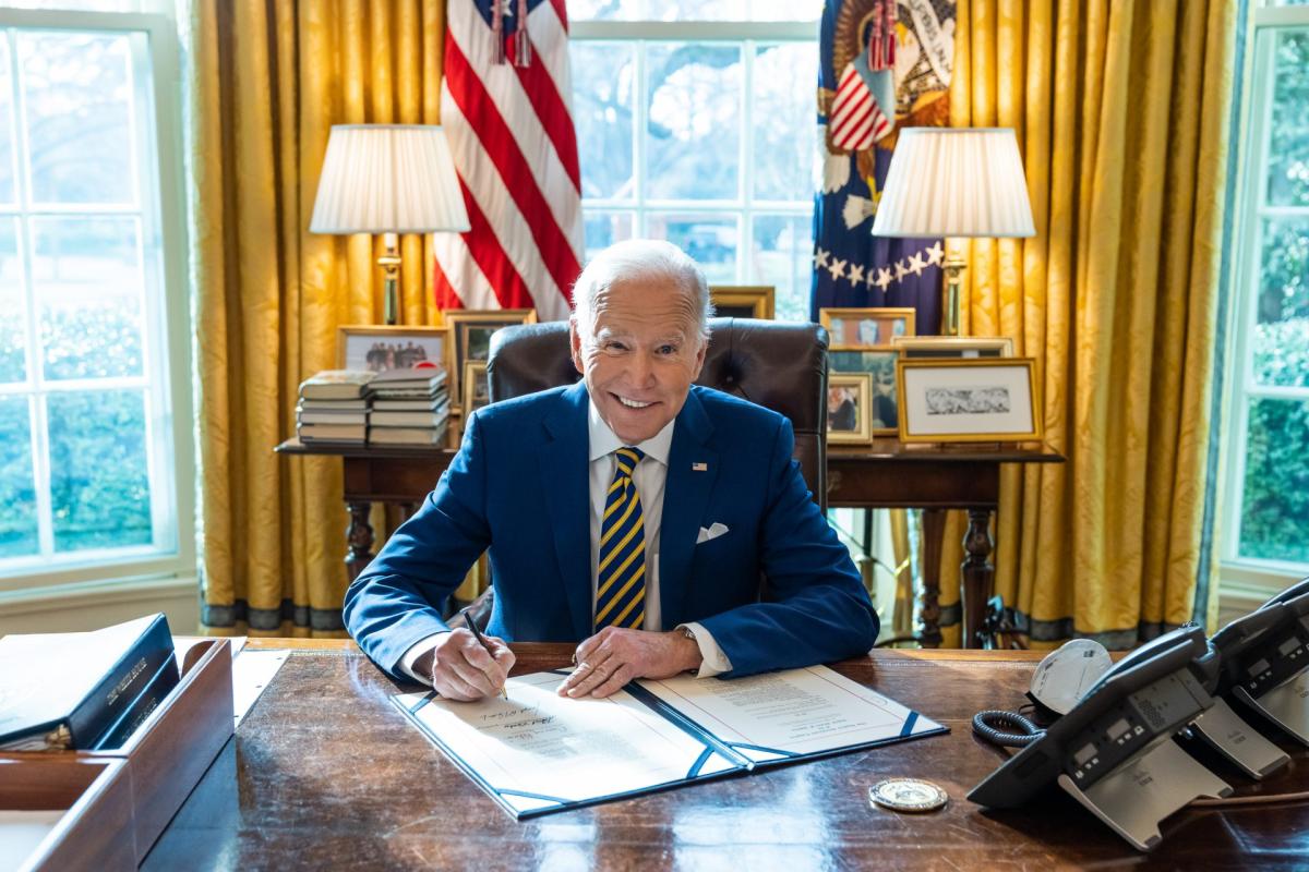 Biden suspende los aranceles a los paneles solares procedentes del Sudeste Asiático