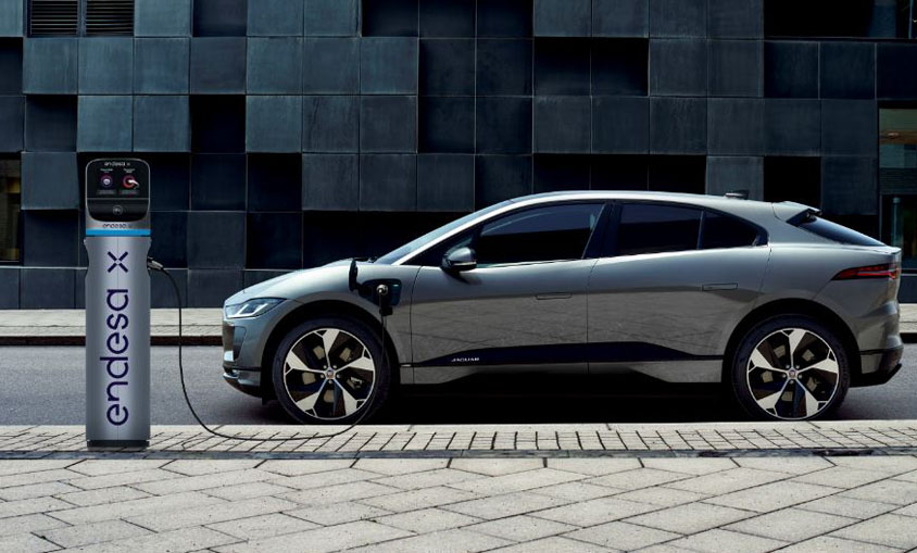 Los Jaguar-Land Rover electrificados, ahora con cargador de Endesa X de regalo