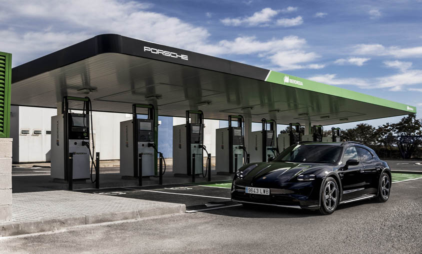 Porsche e Iberdrola inauguran la primera estación de carga ultrarrápida en Elche