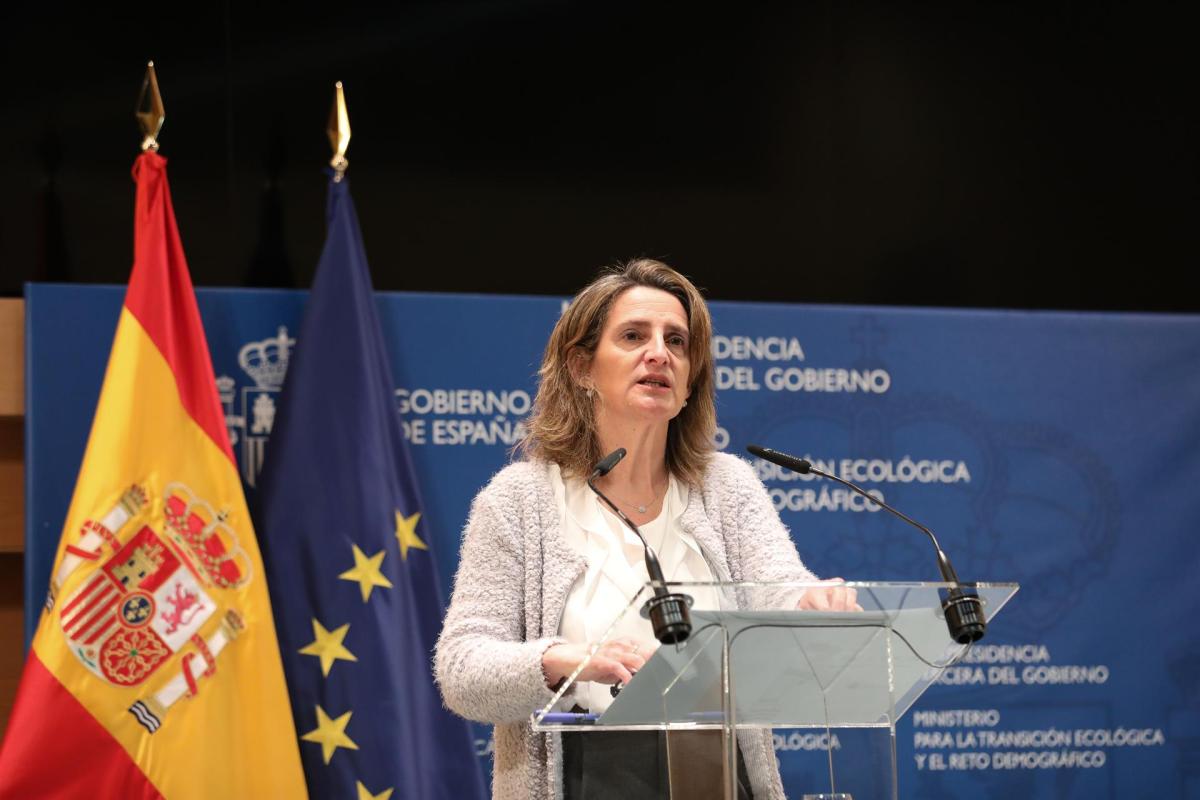 Ribera admite que no basta con rebaja impositiva y anuncia más medidas para contener el precio de la luz