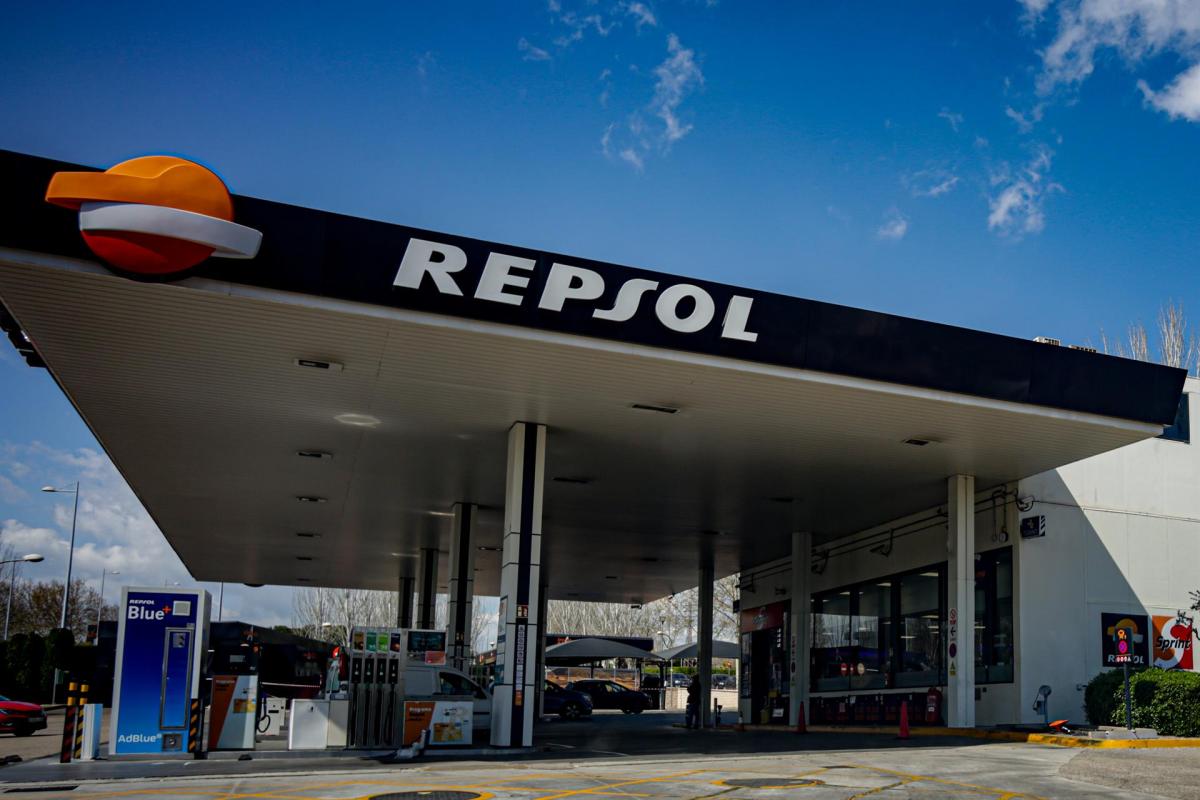 Algunas gasolineras de Repsol registraban problemas informáticos ante el pico de demanda para repostar