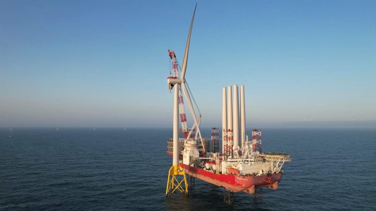 Orsted instala la primera turbina en el parque eólico marino Greater Changhua en Taiwan