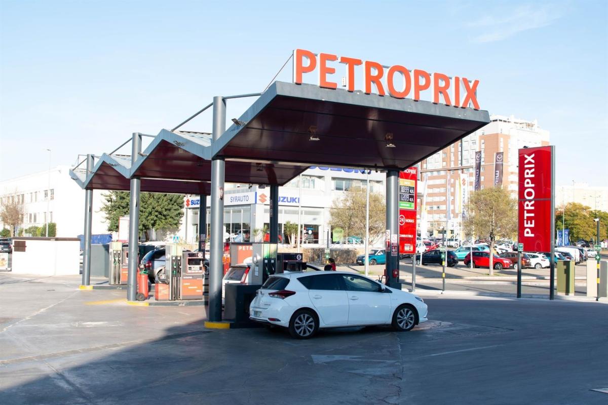 Petroprix afirma que ha adelantado un millón de euros este fin de semana por el descuento de los carburantes