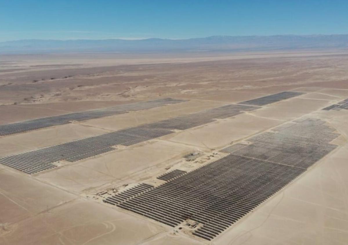 Grenergy estudia la venta de una participación valorada en más de 1.000 millones de su cartera de parques solares en España