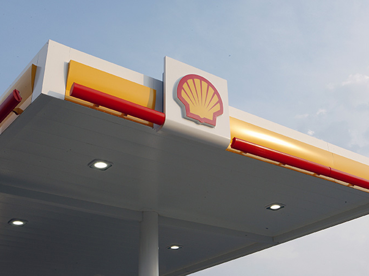 Shell vende a Lukoil más de 400 gasolineras en Rusia