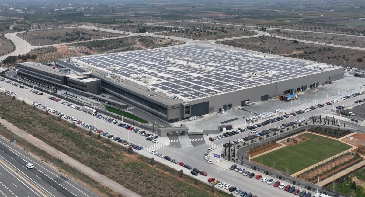 Power Electronics desarrolla el proyecto de autoconsumo con baterías más grande de España sobre su cubierta