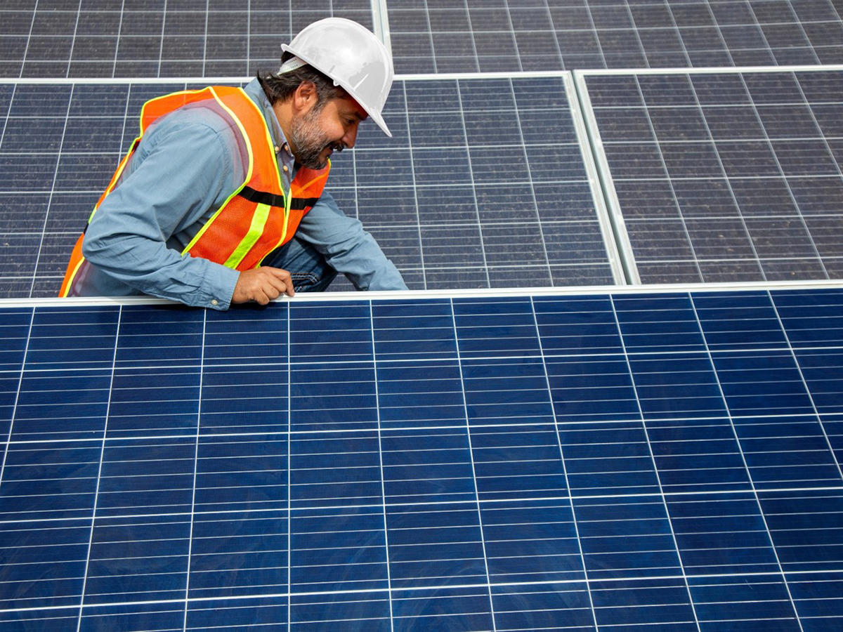 Santander lanza nuevas soluciones energéticas para ayudar a sus clientes a rebajar su factura