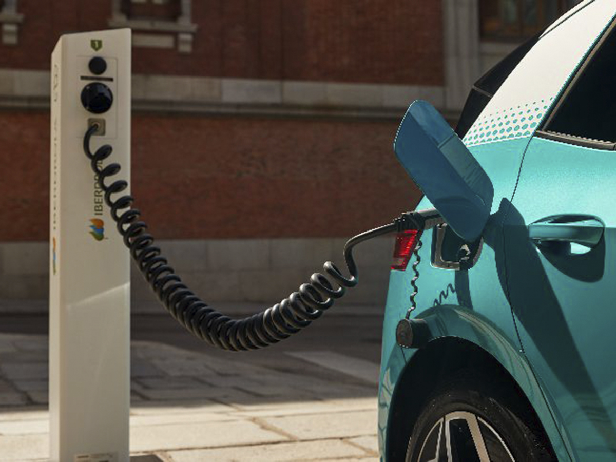 Los coches eléctricos reducirán la demanda de combustible a casi la mitad para 2040