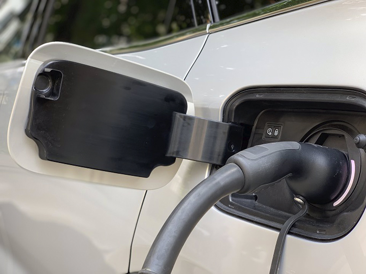 Las ventas de vehículos electrificados crecen casi un 12% en mayo y siguen tirando del carro