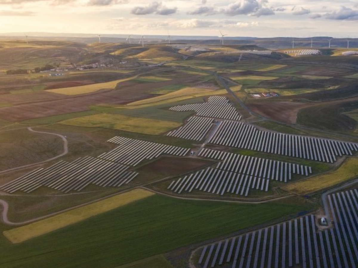 Opdenergy cierra con CaixaBank dos líneas de crédito 'verde'