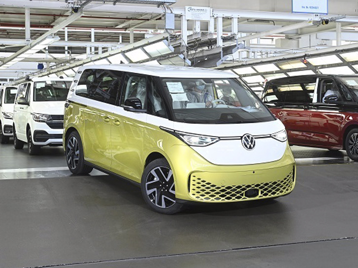  La planta de Volkswagen en Hannover en Alemania empieza a producir el ID.Buzz Pro.