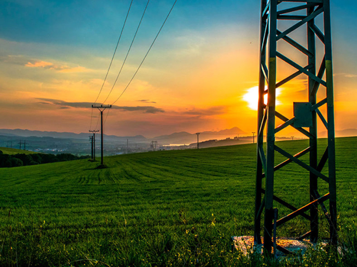 Aelec alerta de que la subida de la demanda francesa elevará el coste de la electricidad en España