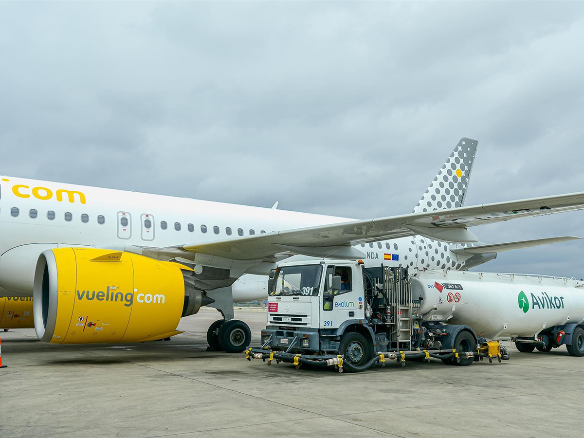 Vueling impulsa el uso de combustibles sostenibles en sus vuelos junto a Avikor