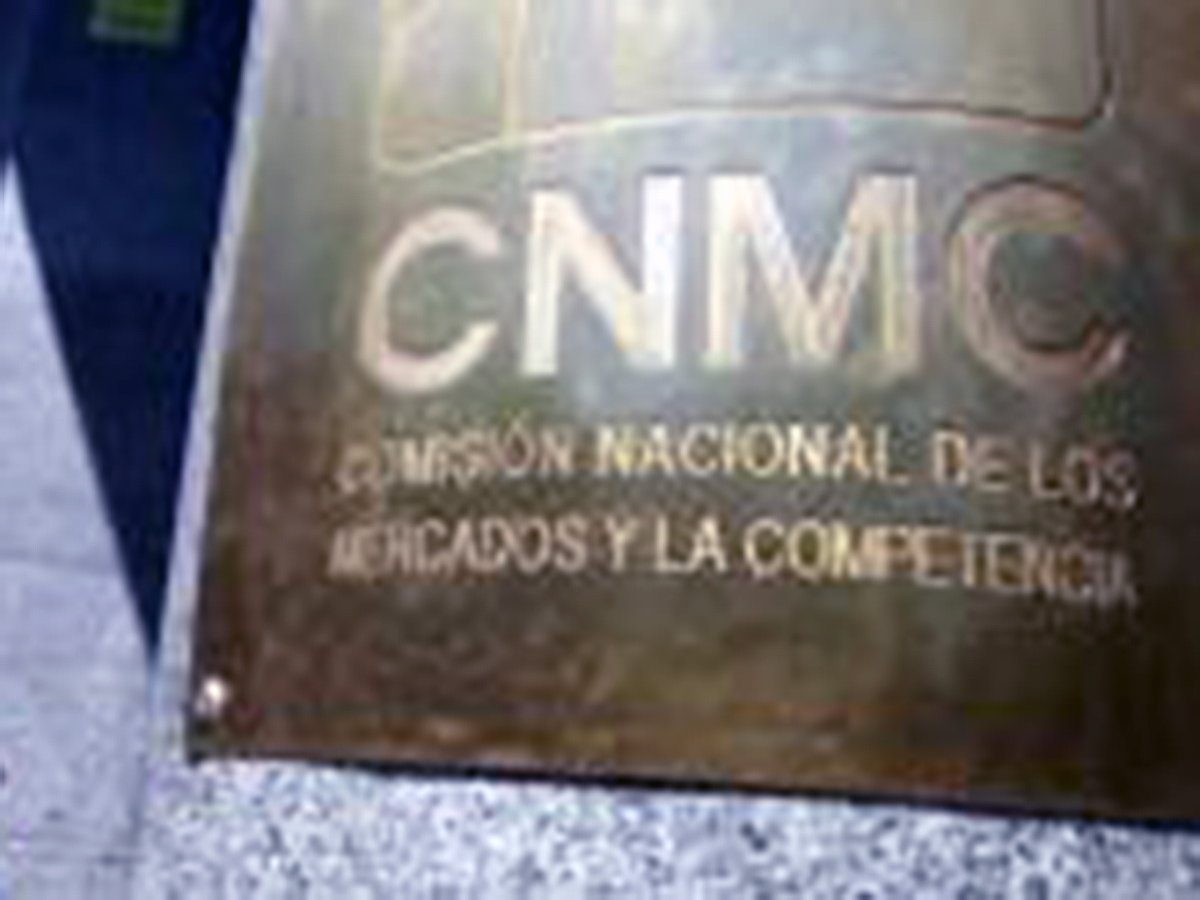 El Gobierno apoyará las medidas de la CNMC en su investigación a las petroleras