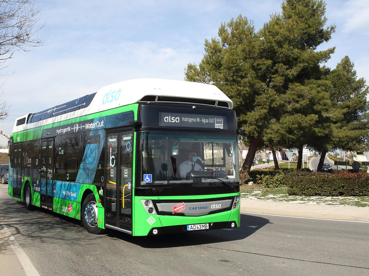 Alsa y Toyota implementan un autobús urbano de hidrógeno verde