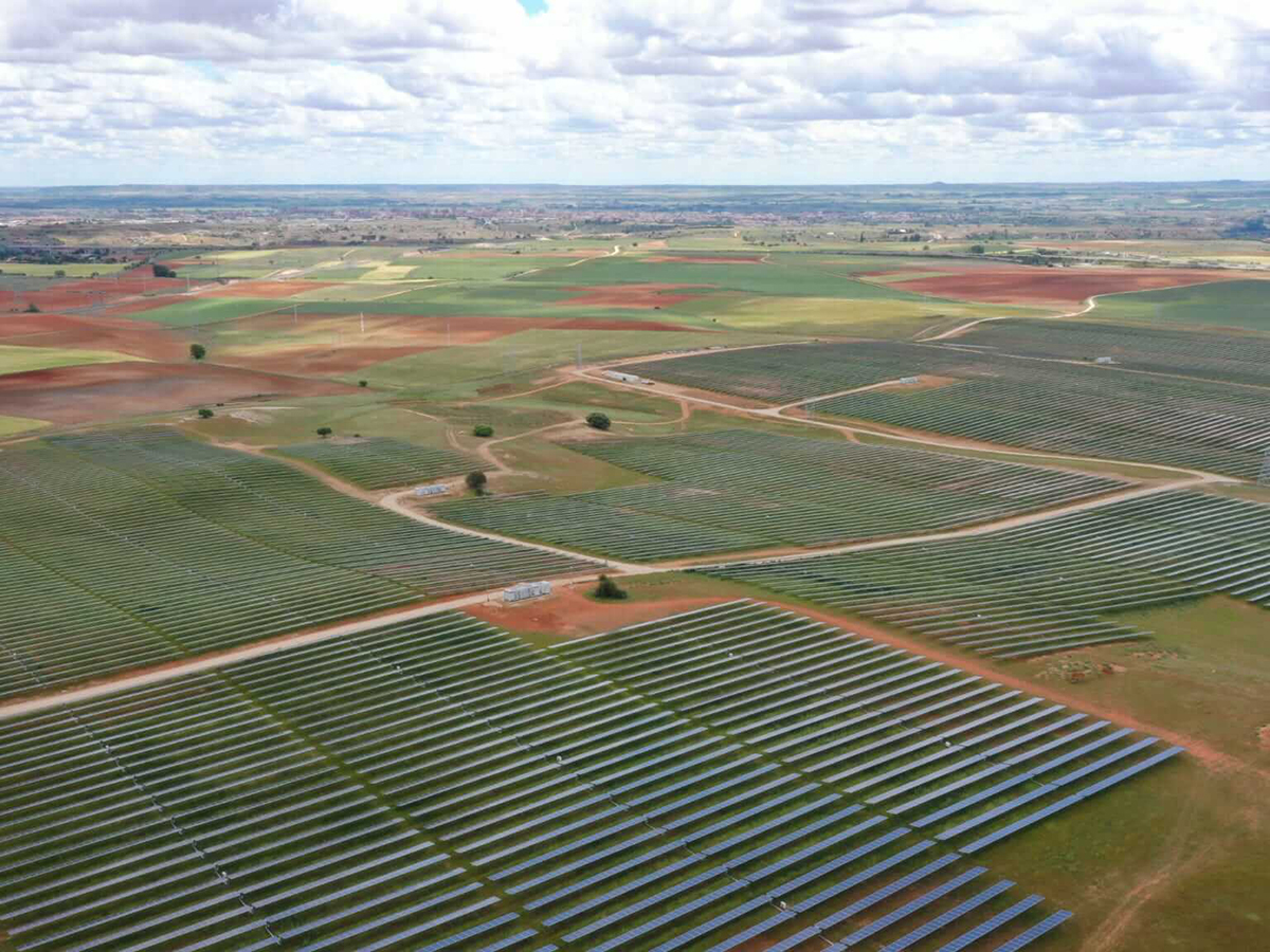 Solaria y el EVE proyectan en Álava dos parques solares con 200.000 paneles