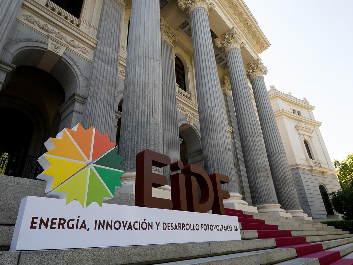 El sector renovable evita el efecto contagio del desplome de EiDF en bolsa