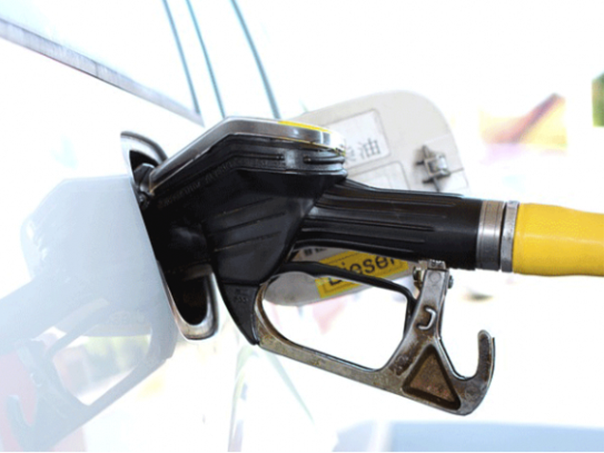 El consumo de combustibles de automoción sube el 6,4% en mayo