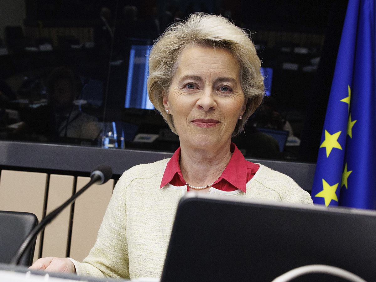 Von der Leyen pide prepararse para más cortes de gas ruso, incluso uno total