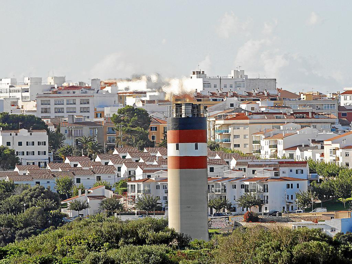 La central térmica de Mahón deja de utilizar fuel