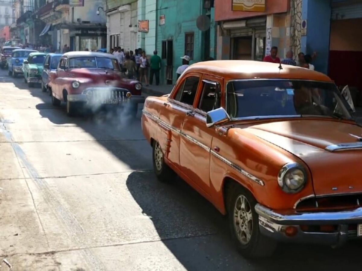 Cuba aplaza la subida de la gasolina en un 400% por un virus informático