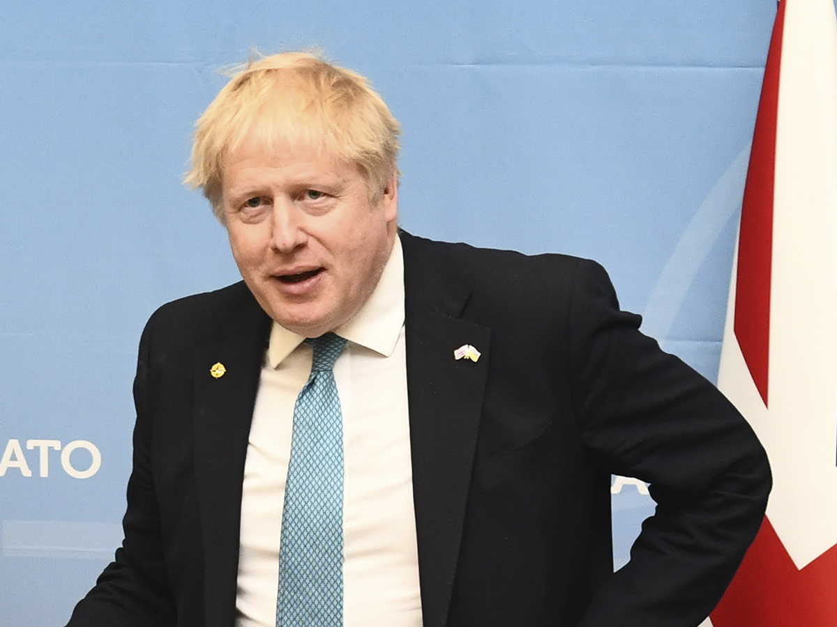 Boris Johnson defiende sus objetivos climáticos mientras sus sucesores se apartan